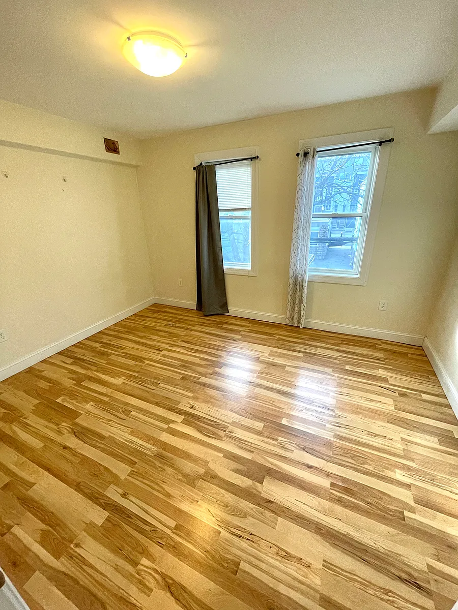 Building Photo - 72 London St #2R