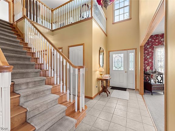 3rd image of 212 Brown St