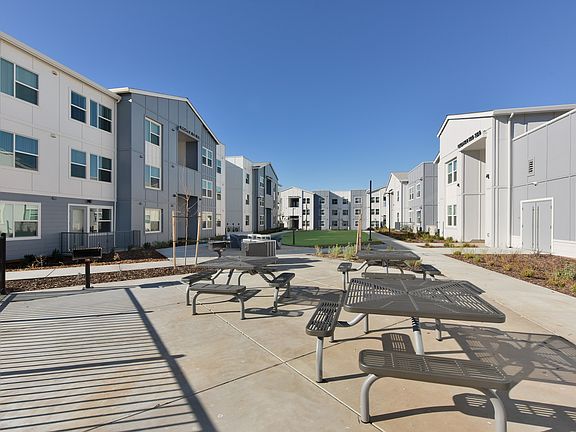 5th image of 3300 Lincoln Blvd #5285309
