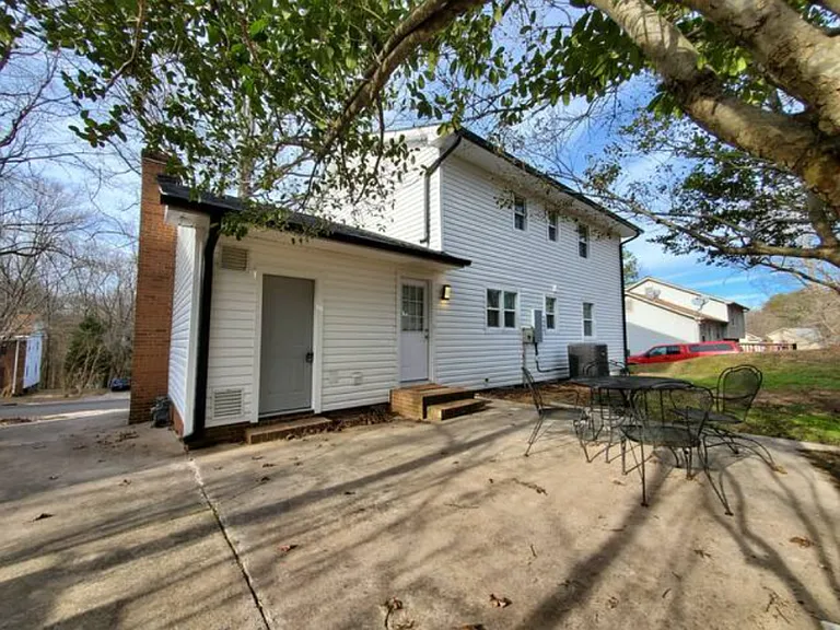 328 Kelford Ln — Photo 3