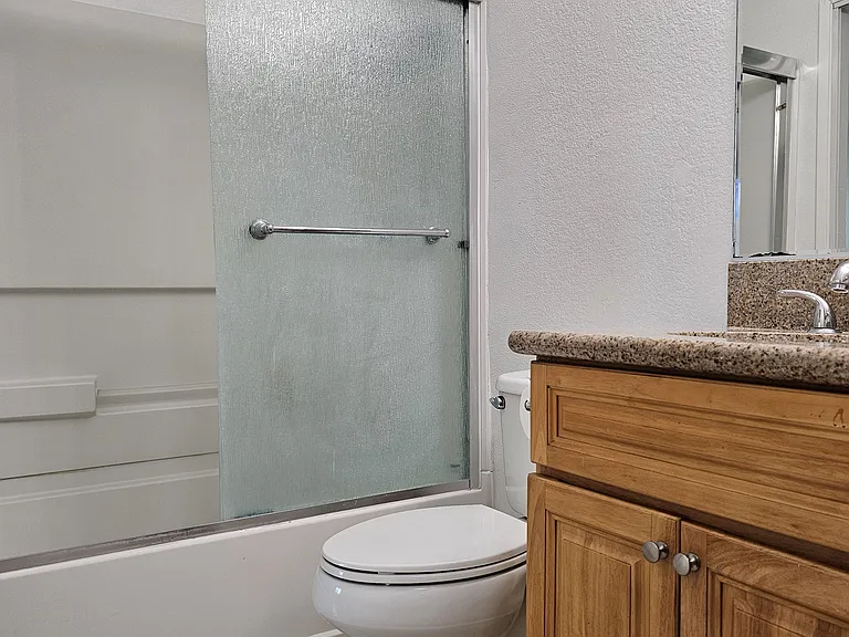 607 W Broadway #205 — Photo 12