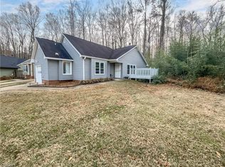 6 Stonehouse Ct, Greensboro, NC 27455