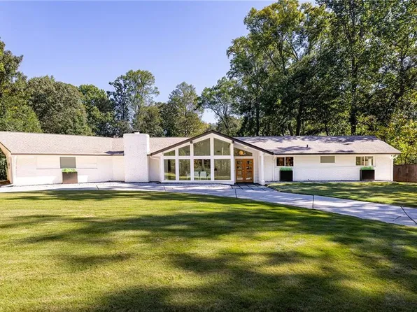 5865 Long Island Dr NW, Sandy Springs, GA 30328