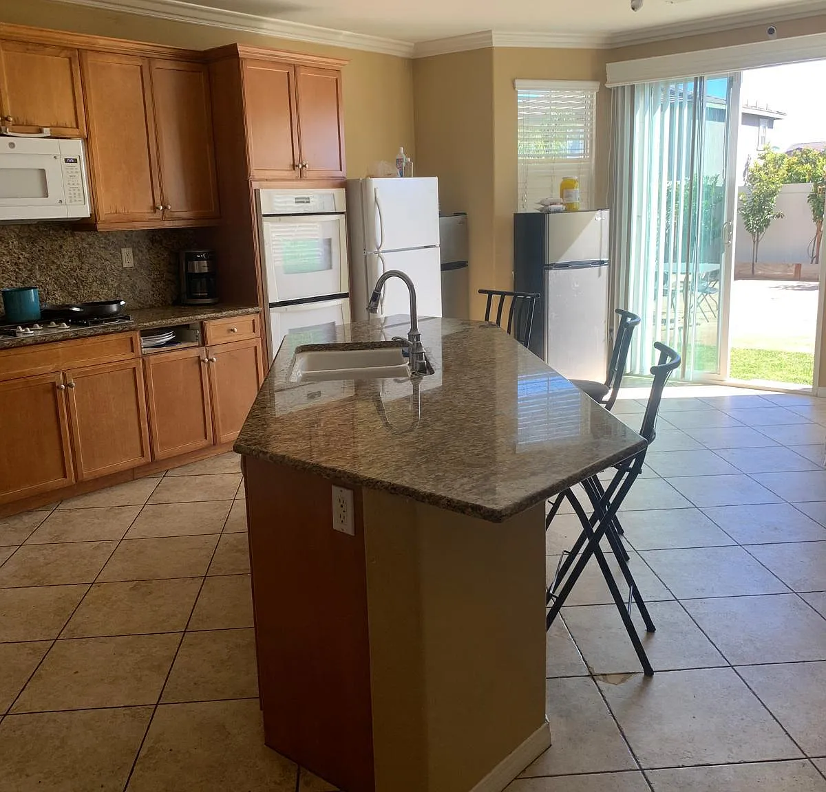 4 bed, 5.0 bath, 4080 sqft, $1,087 — Photo 4