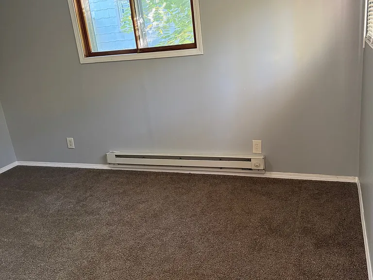 15625 W Forteen Mile Rd — Photo 21