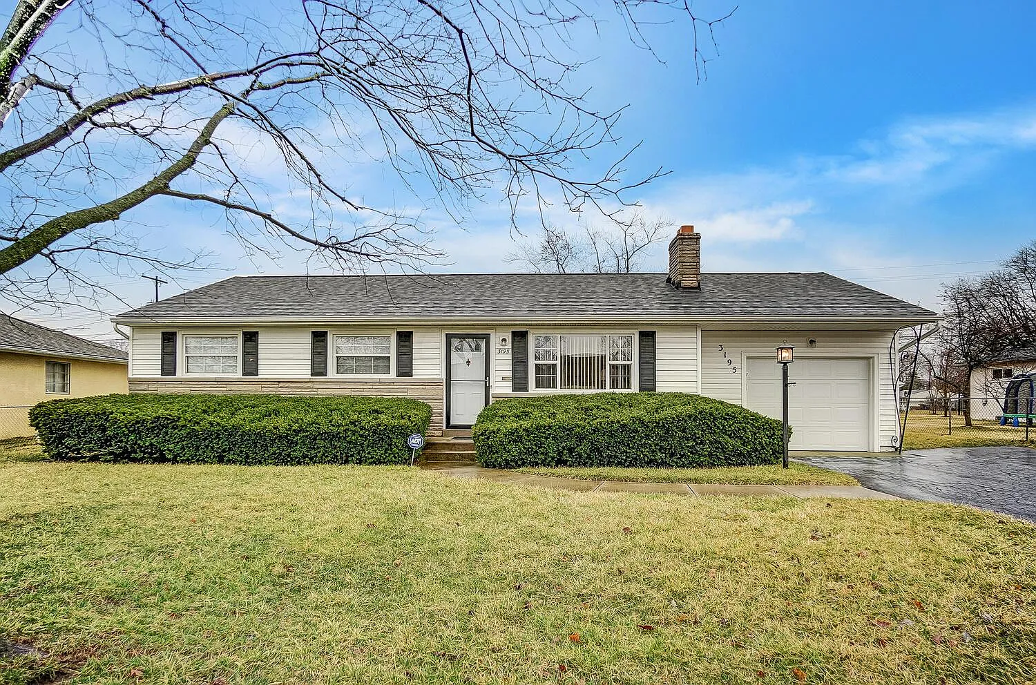 3195 Eakin Rd photo 1