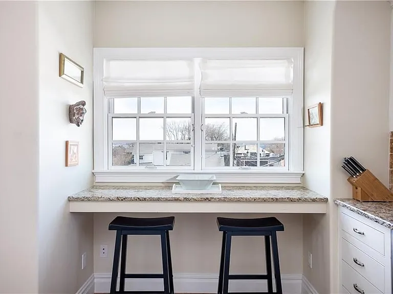 106 William St #2 — Photo 5