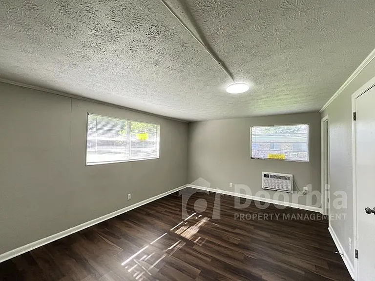6314 Fabian Dr — Photo 6