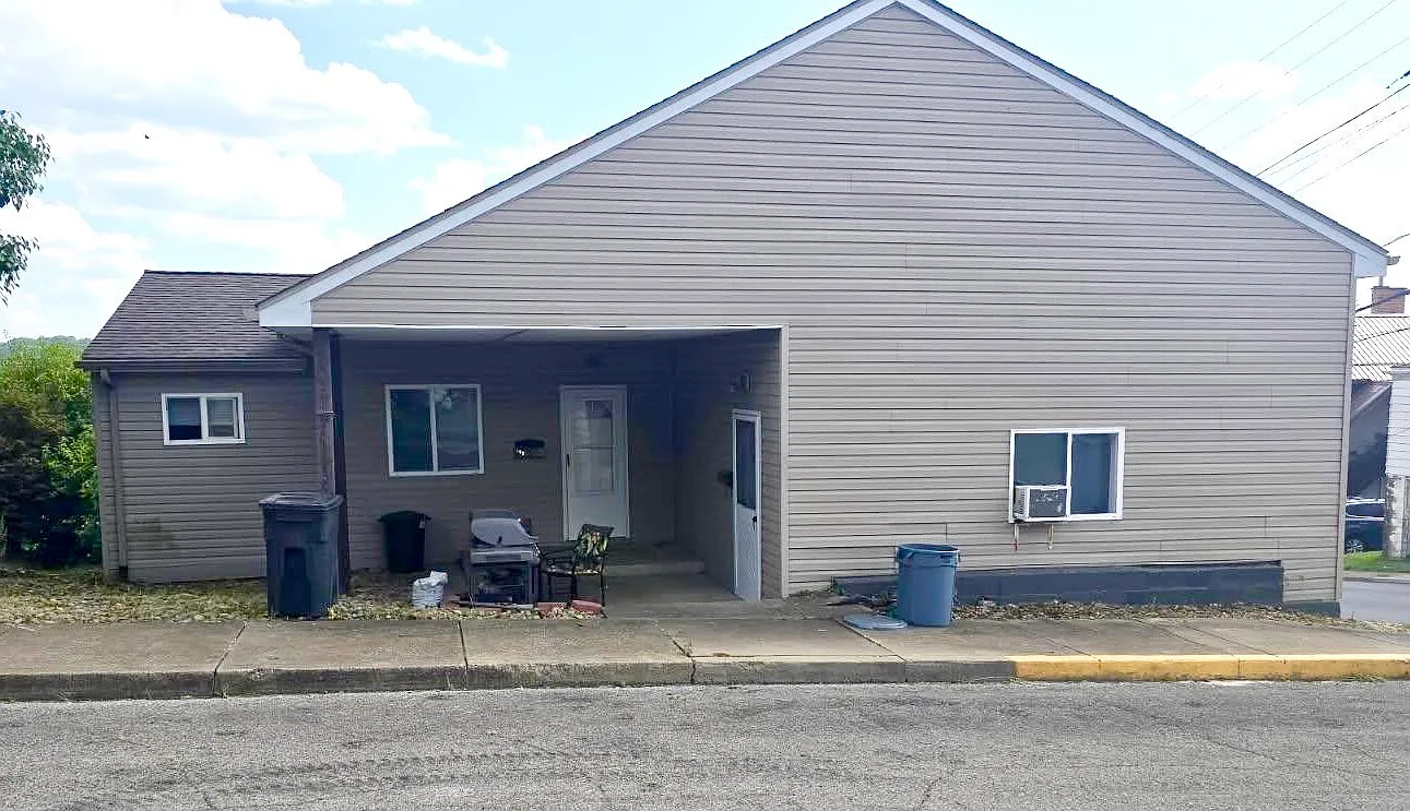 501 Pinney Street - 2 — Photo 1