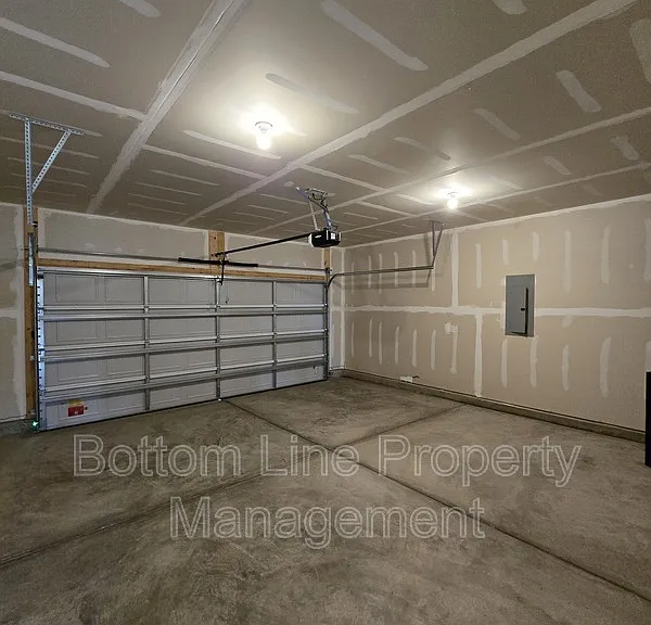 549 Blackpool Ct — Photo 17