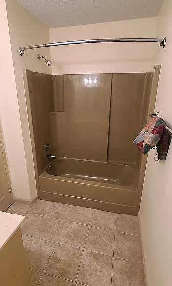 2nd bath tub/shower