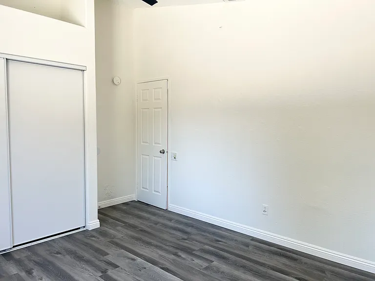 1084 E Evans St — Photo 20