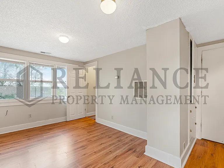 439 N Lorraine Ave — Photo 29
