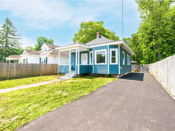 297-299 Harrington Ave, Warwick, RI 02888