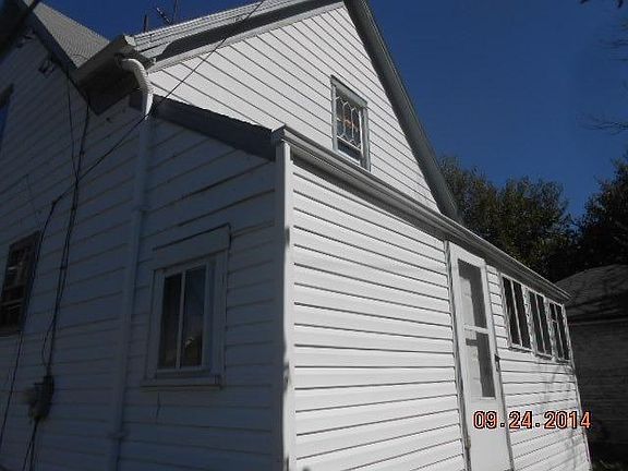 3rd image of 2316 E 4th St