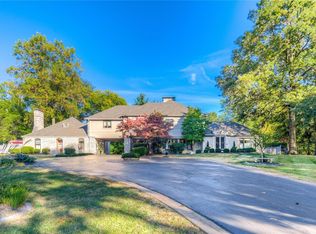 1502 Topping Rd, Saint Louis, MO 63131