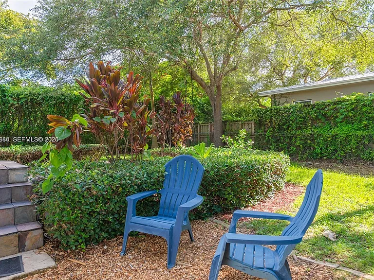 5490 SW 57th Ave — Photo 10