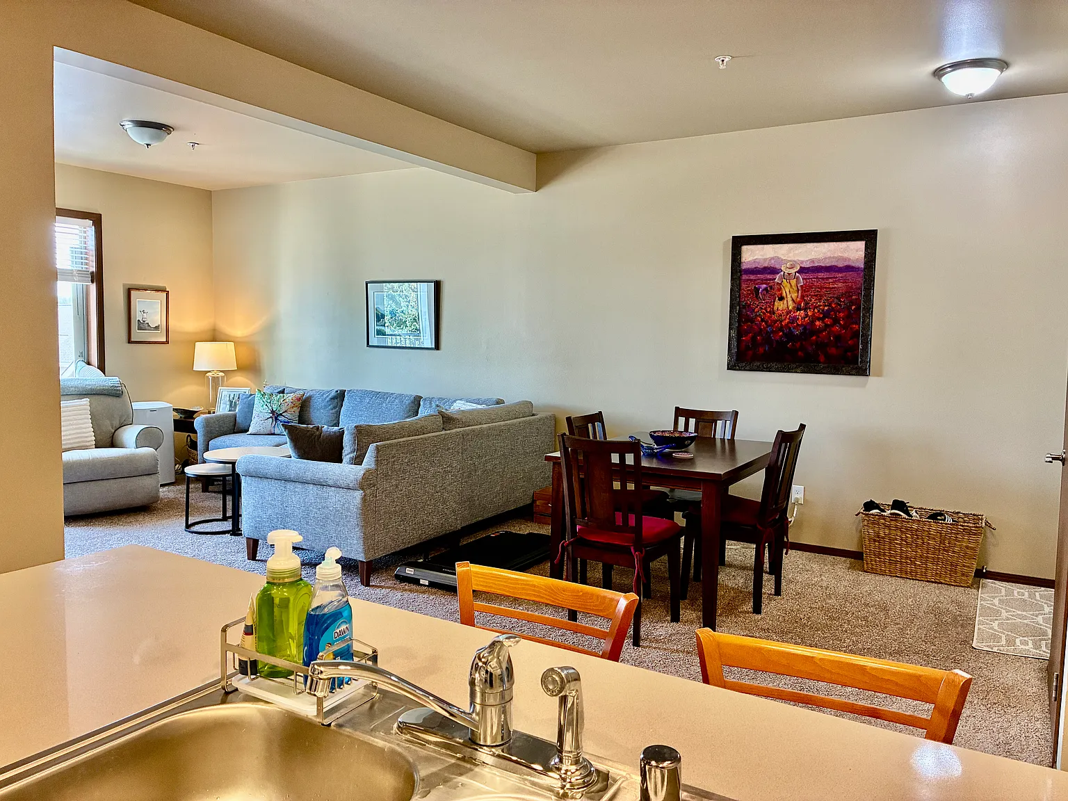 2 bed, 800 sqft, $1,545 — Photo 2