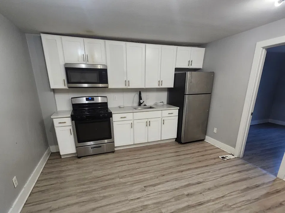 28 Yale Ave #2