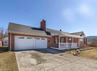 406 Newbern Rd, Pulaski, VA 24301