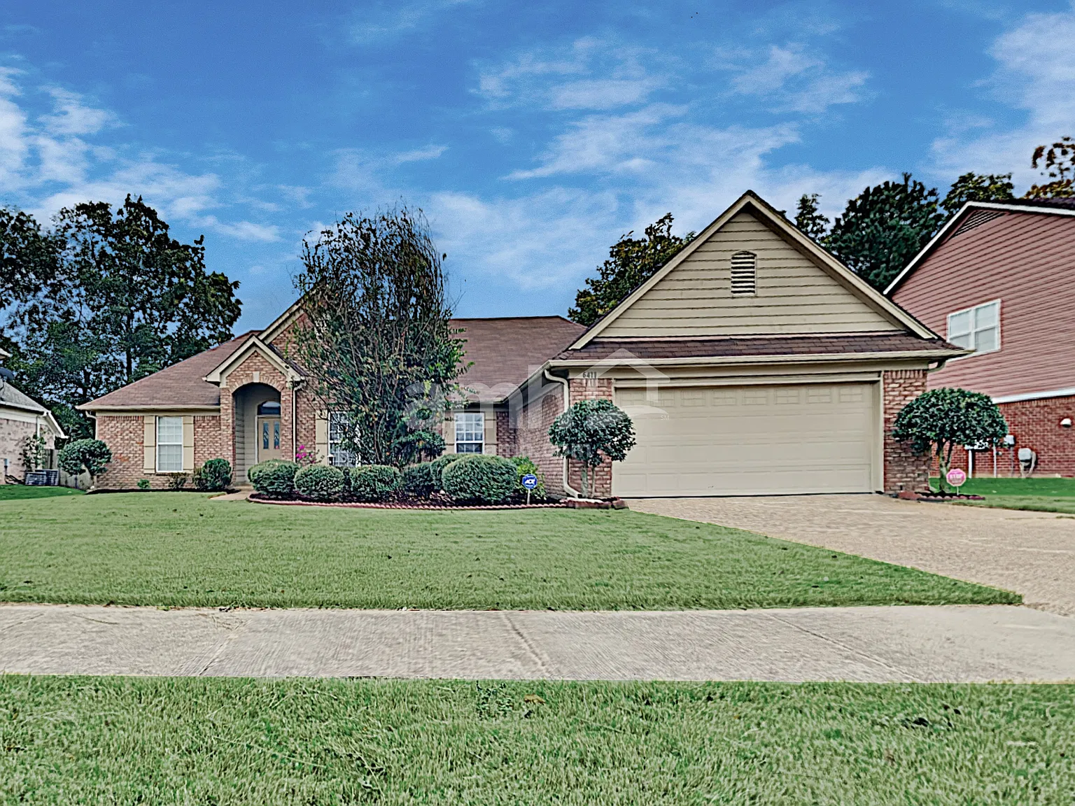 4 bed, 2.0 bath, 2220 sqft, $2,380 — Photo 1