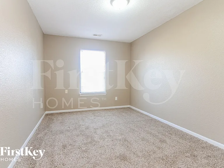 1820 Long Lake Dr — Photo 13