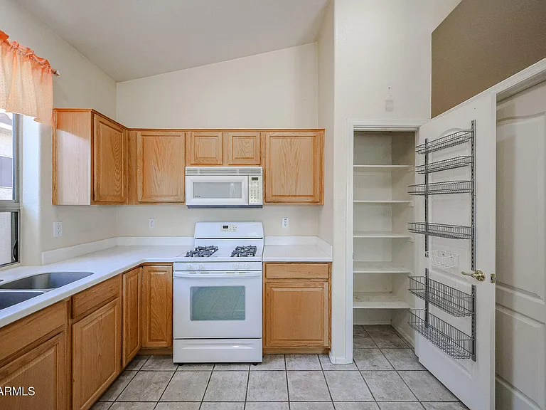 18100 N Coconino Dr — Photo 17