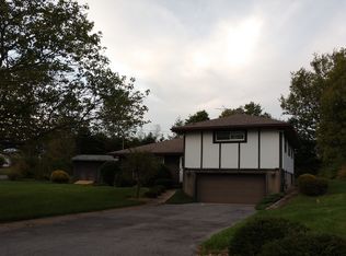 607 Stonehedge Meadows Dr, Ridgway, PA 15853