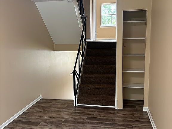 4th image of 894 Wedgewood Dr