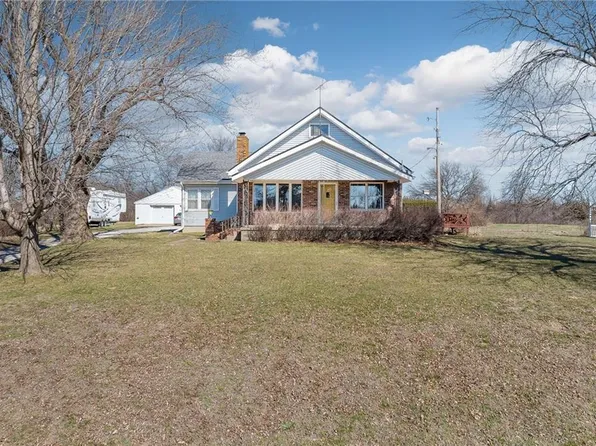 4211 SE Cunningham Rd, Saint Joseph, MO 64507