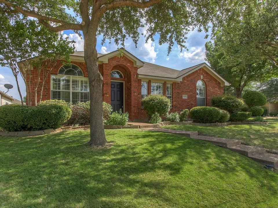 6409 Oakmont Dr