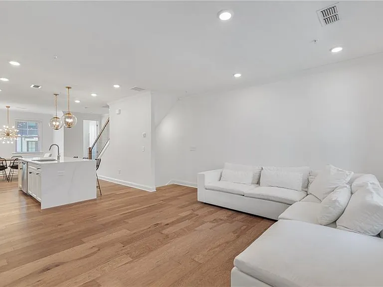 6543 Beacon Dr — Photo 19