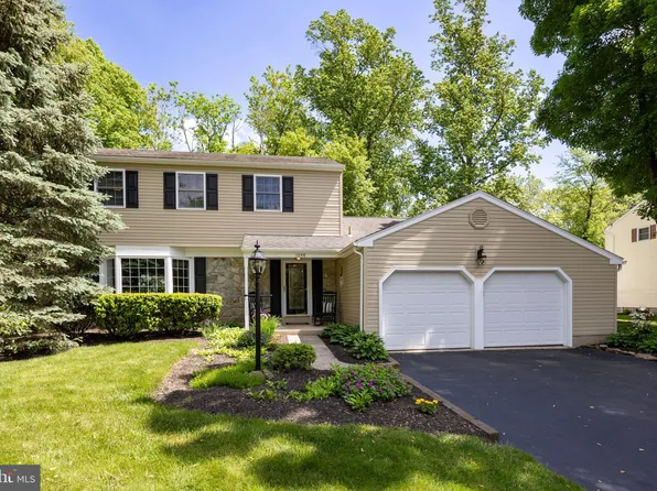 1048 Shearwater Dr, Audubon, PA 19403