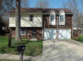 3009 NW Castle Dr, Blue Springs, MO 64015
