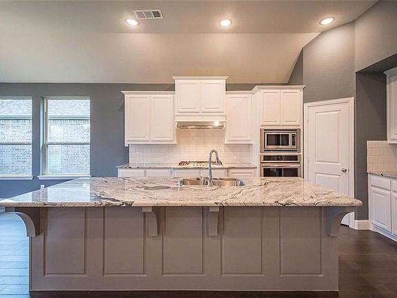 2nd image of 2317 Saratoga Dr