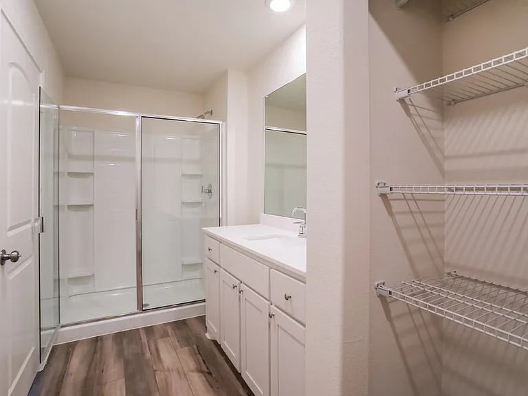 220 Marsh Ln — Photo 13