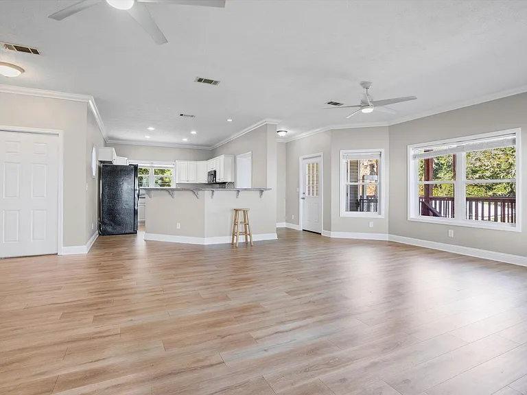 3917 Bay Front Rd — Photo 5