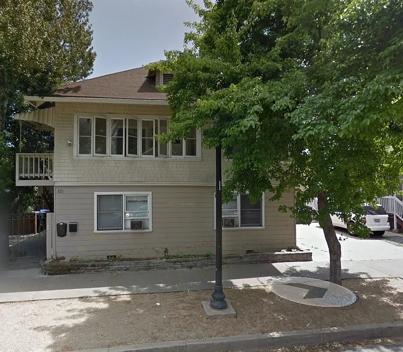 Building Photo - 721 28th St