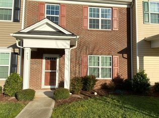 927 Ileagnes Rd, Raleigh, NC 27603