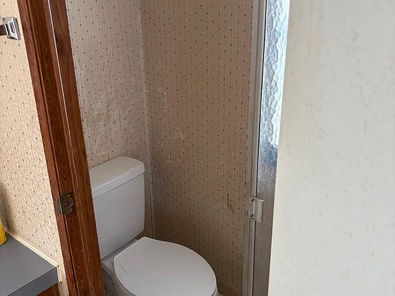 4th image of 110 Herbert Ct #500