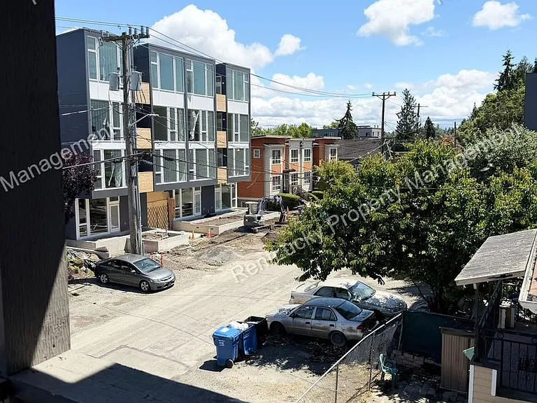 3315 Claremont Ave S — Photo 27