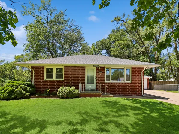 5950 SE 19th St, Des Moines, IA 50320