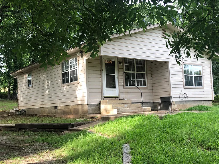 370 Berrywood Ln — Photo 1