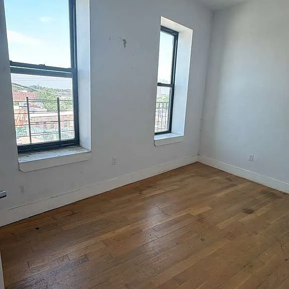 1509 Teller Ave #2 — Photo 2