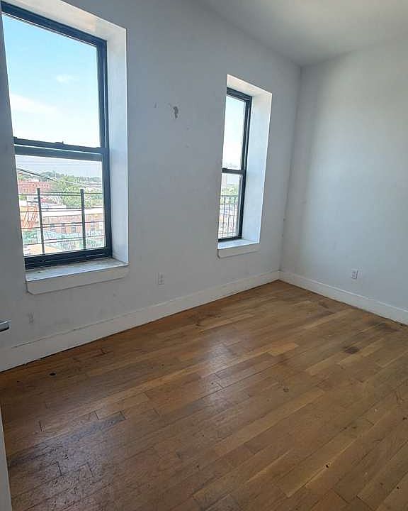 1st image of 1158 Jackson Ave