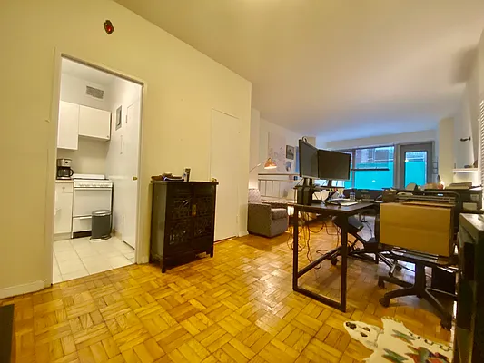 Rented by Corcoran | media 27