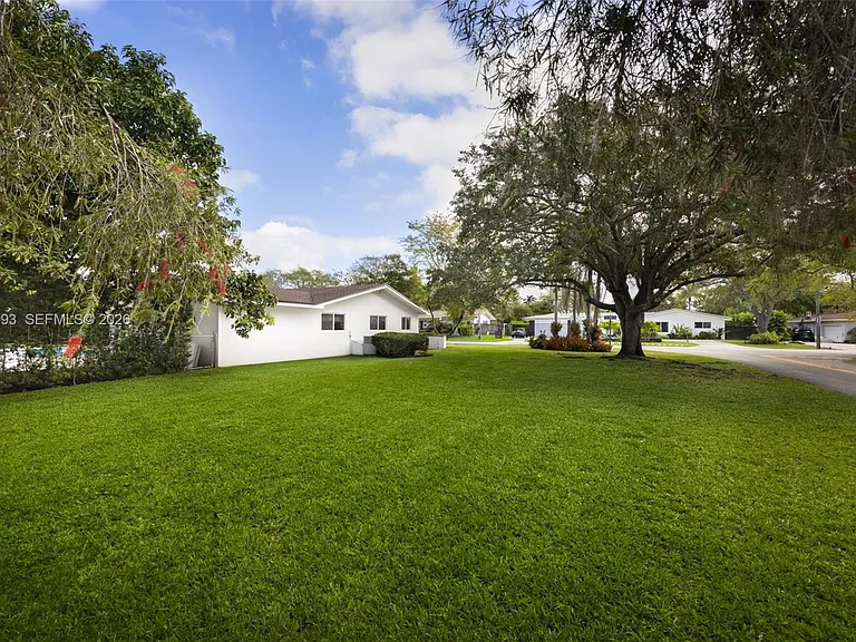 15700 SW 77th Ct — Photo 22