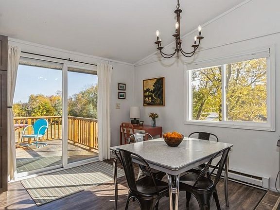 5th image of 3434 Willow Dr NE