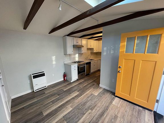 entry facing kitchen