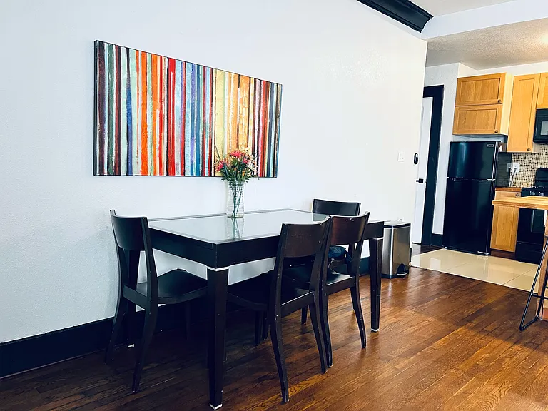 1910 Blodgett St #2B — Photo 5